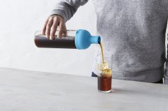 The blue bottle coffee launches the cold bubble coffee bottle, the exclusive professional cold bubble coffee, easy to do!