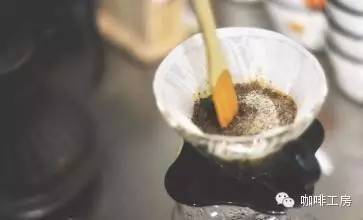 [hand coffee brewing skills] how to stir to make your hand brew coffee better?