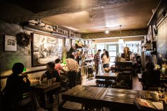 30 years of persistence can be seen from the siphon pot! The old-school coffee shop where movie stars started.