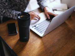 The new technology of Ember thermos keeps the coffee at the best temperature.
