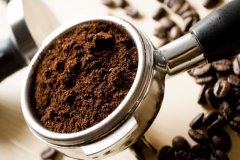 Coffee grounds have deodorizing, dehumidifying properties and can repel ants.