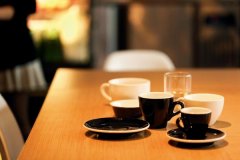 [ten questions about drinking coffee] will drinking coffee lead to osteoporosis?