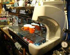 Change pressure and temperature? Advantage of traditional Italian coffee machine master boiler = stability