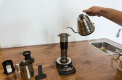 Upside-down AeroPress: Philharmonic pressure reverse pressure coffee brewing course