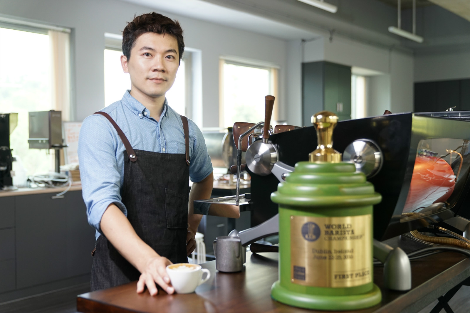 An exclusive interview with world coffee champion Wu Zelin-- making coffee is not necessarily a casual and leisurely thing.