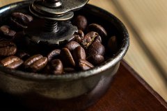 How to distinguish good coffee beans? Beans ripe enough, beans dry phase, aroma can not last!