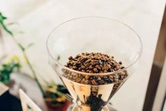 How to use the bean grinder