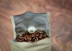 The belly button on the coffee bean bag! One-way valve hole is the key to keeping coffee beans fresh.
