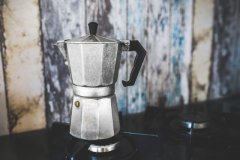 Explanation of the method of brewing rich oil from espresso in Italian mocha pot and matters needing attention