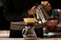 What is coffee made by hand? What's the difference between espresso and machine-made espresso?