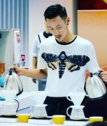 How to control the direction and speed of water injection for hand-brewed coffee? The common mistake of making coffee by hand