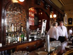 Explore how Buena Vista Cafe-, the birthplace of Irish coffee, makes Irish coffee.