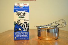 Can an egg beater foam milk? How to Use a BlowerHow to Use an Eggbeater