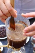 How does the force of stirring, stirring and impact affect the extraction rate when brewing coffee?