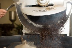 The relationship between coffee roasting and coffee bean cultivation time how to grow coffee beans roasted by hot air or semi-direct fire