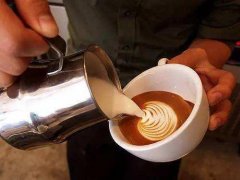 Hand-beating milk foam pull flower experience-the gesture of coffee fusion has a trick to reduce the failure rate of coffee draw.