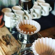 Coffee filter paper in the end to choose bleached or unbleached? How to use coffee filter paper