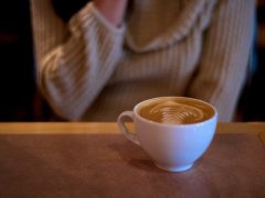 Does Starbucks have a low-quality American style? How many cups of coffee do you drink every day so that you don't eat too much?