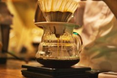 What does the three waves of instant, Italian and boutique coffee mean? What is the definition of fine coffee?