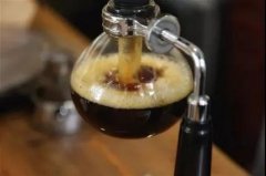 What's the difference between hand-brewed coffee and siphon pot coffee? The siphon pot can make coffee with high alcohol thickness.