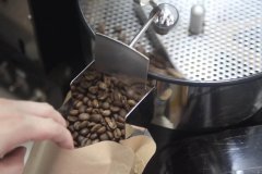 How to select and preserve bagged coffee beans _ relationship between packaging materials and shelf life of bagged coffee beans