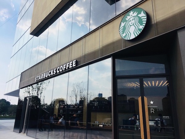 Starbucks has revenue of US $6.6 billion in the first quarter of 2019 and will open 2100 new stores for the whole year