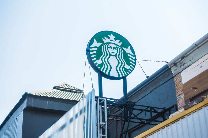 Starbucks CEO has confidence in the Chinese market, Luckin Coffee can't surpass them this year.