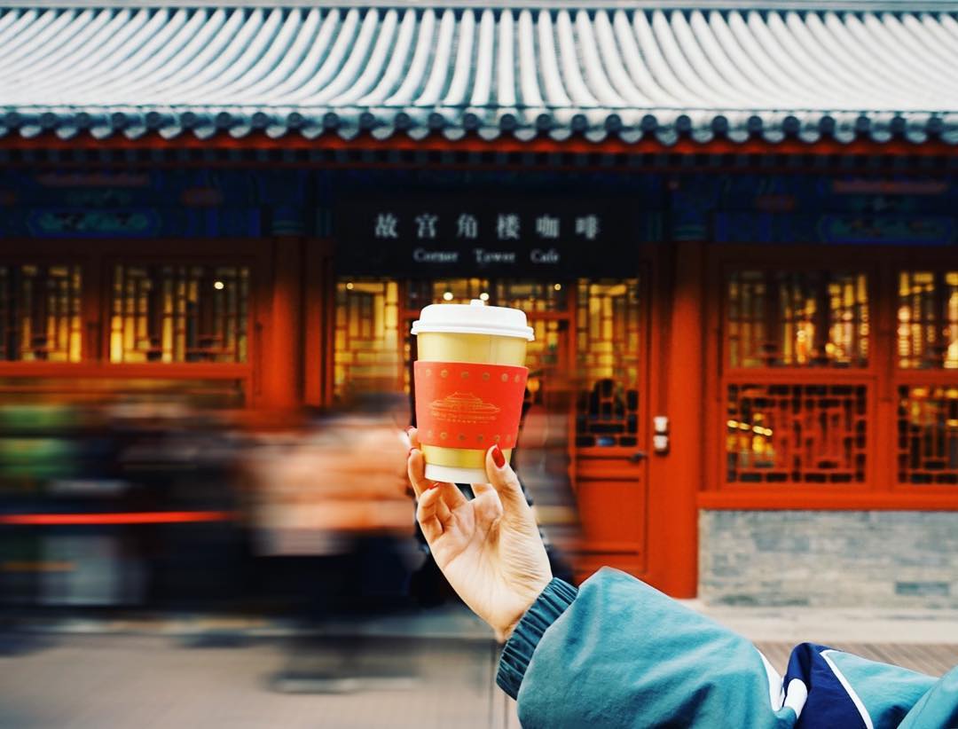 The first online celebrity store in 2019. Is there a long line of coffee in the Imperial Palace during the Spring Festival or is it really popular?