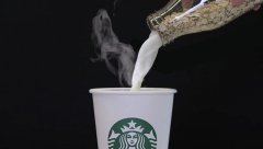 Catch up with the trend of plant milk Starbucks also promotes oatmeal milk _ oatmeal milk coffee expensive