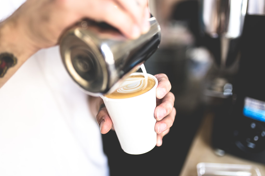 How to practice the basic skills of Coffee Blossom in the Teaching of Coffee drawing skills _ Milk foam &  Fusion