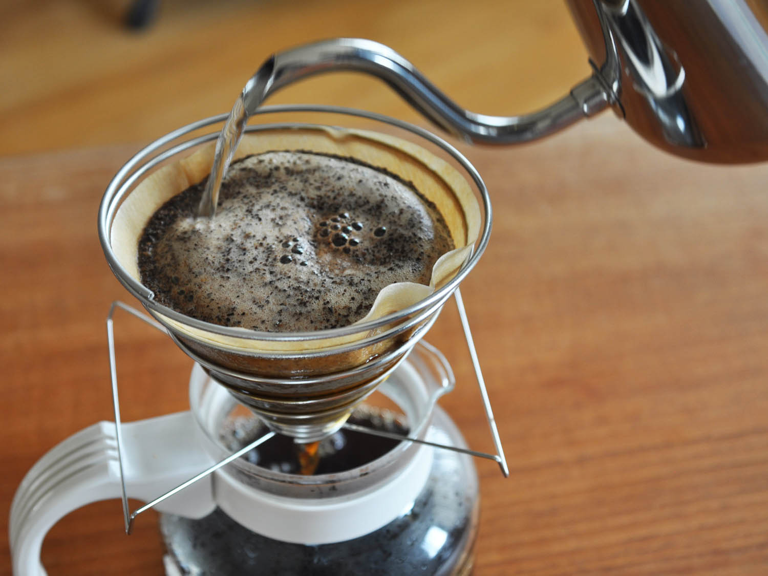 [hypothetical hand-brewing coffee] will the exhaust of the filter cup affect the flow rate?