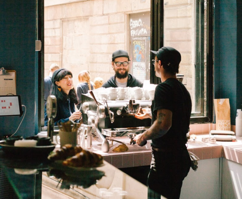 Five secrets of coffee shop survival. To open a coffee shop, you should not only sell coffee, but also manage people's relationships.