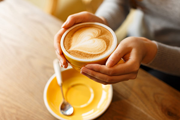 Does drinking coffee increase the risk of cancer? There are new discoveries in genetic research!