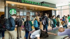 Bow to performance! Starbucks steals lucky to open a pure takeout store in New York! The third space is down.