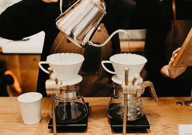 Creating a cup of coffee with the right taste _ mastering extraction is tantamount to mastering the heart method of brewing coffee