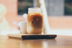 Is it okay to make iced coffee directly from milk? How long can the cream coffee last?