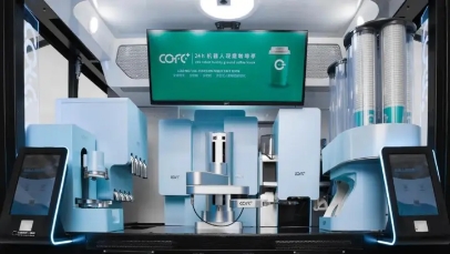 Cofe+ coffee robot emergency support Shanghai two sessions, attracting people's attention!