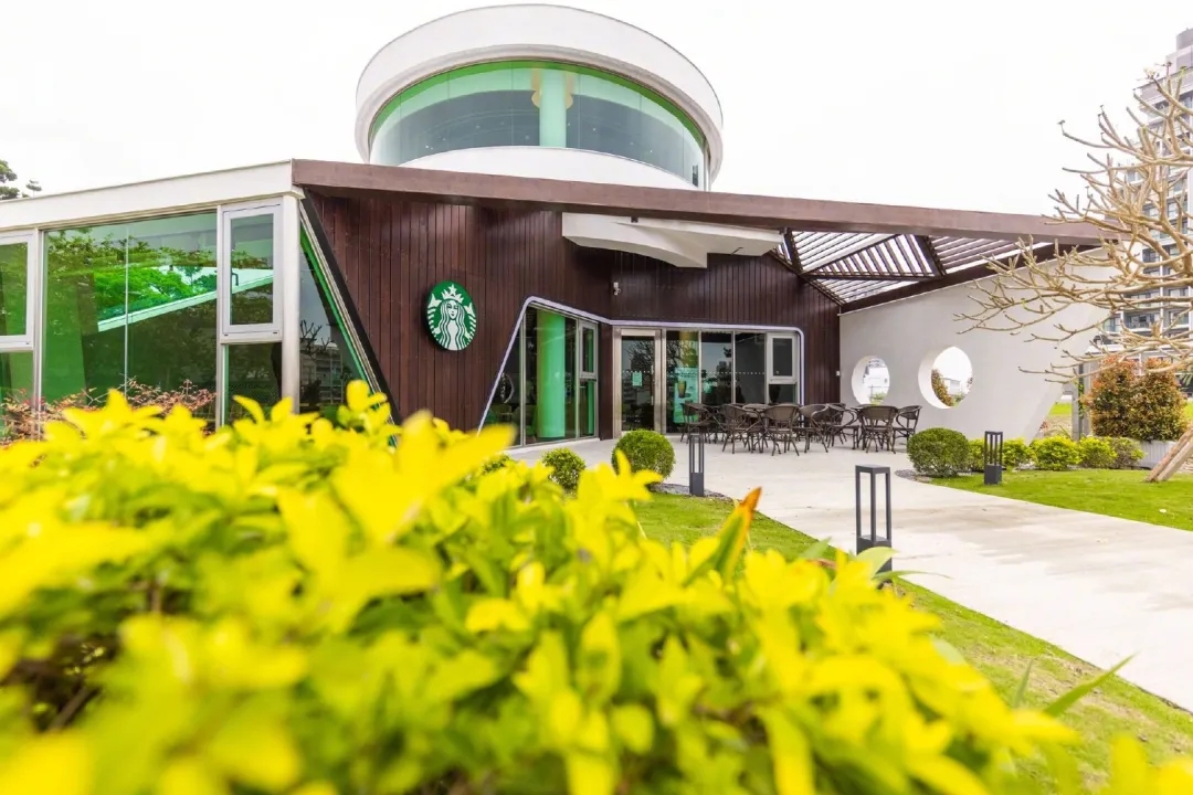 Starbucks store styling design Starbucks opened a yacht cafe