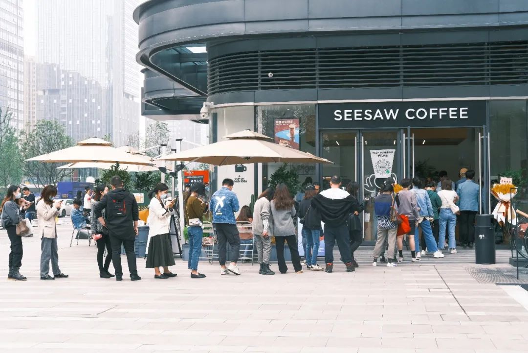 How many stores are there in seesaw coffee in which country? Boutique coffee Seesaw has entered Chengdu.