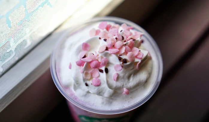 Starbucks concept store Japanese Starbucks season defines the taste of cherry star ice music and cherry latte