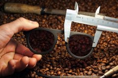 Use leftover coffee grounds to create new products how to make glasses frames with coffee grounds as ingredients in the green industry