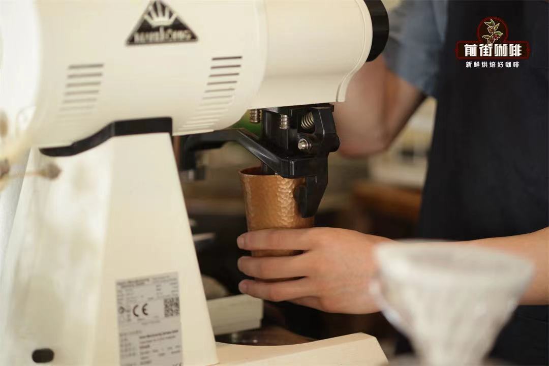 How to use a coffee sifter