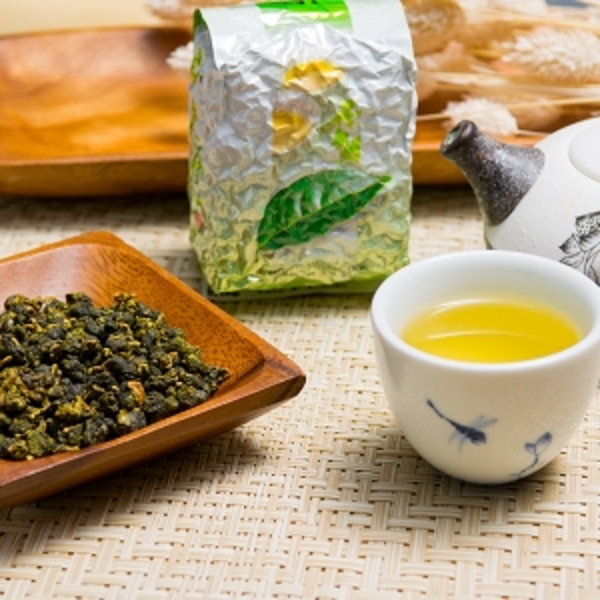 Fragrant tea and milk-flavored tea distinguish between alpine oolong tea and alpine Jinxuan tea, which tastes good