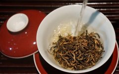 Song species Huangzhixiang Dancong Oolong is better to brew tea with soft water or hard water? Why is it good to drink?