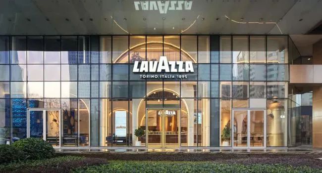 Does Yum sell coffee in China? Yum China and Italian coffee LAVAZZA will open 1000 coffee shops.